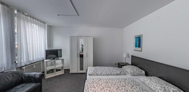 Apartment im Hotel Bayrischer Hof, am Krefelder Hauptbahnhof Bild 1 Apartment im Hotel Bayrischer Hof, am Krefelder Hauptbahnhof Bild 1