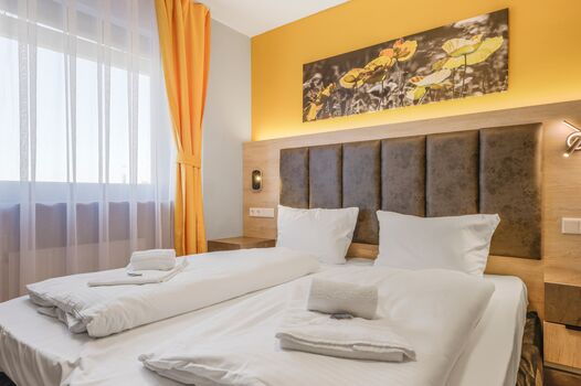 Hotel | EIGENE Küche | Parken | Neu | Smart TV Bild 1 Hotel | EIGENE Küche | Parken | Neu | Smart TV Bild 1