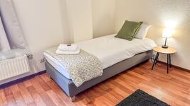 NI Innenstadt | 15 Betten | 3 Wohnungen | Küche | Parken 50m Picture 7 NI Innenstadt | 15 Betten | 3 Wohnungen | Küche | Parken 50m Picture 7