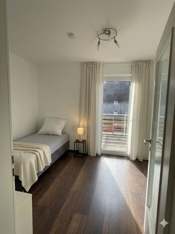 help2rent M1 - gr. Haus/Wohnung für Ihr Team - HI/SZ/PE 15 Min. Bild 3 help2rent M1 - gr. Haus/Wohnung für Ihr Team - HI/SZ/PE 15 Min. Bild 3