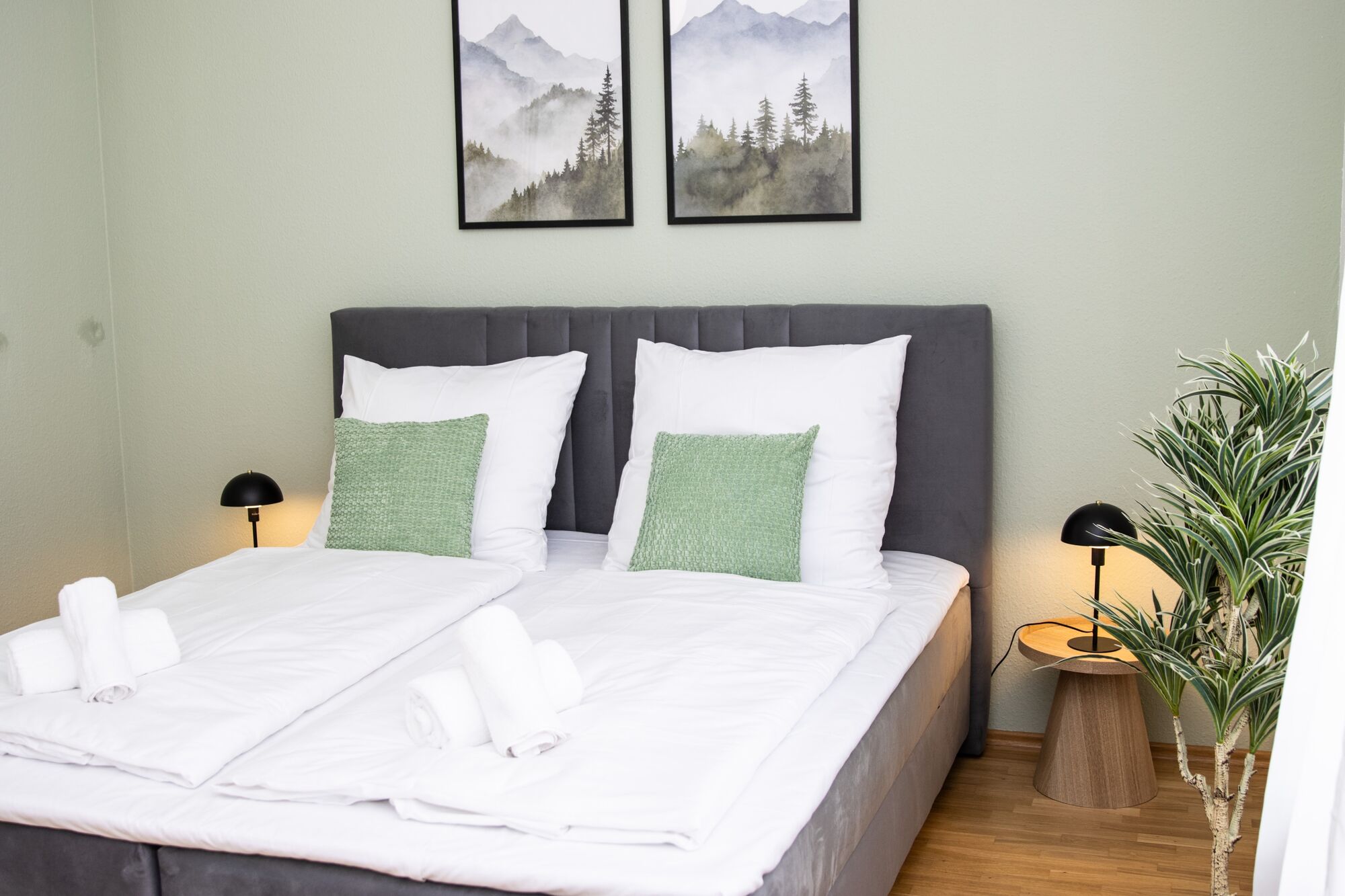Schlafzimmer 1 mit einem Doppelbett oder zwei einzelnen Betten Schlafzimmer 1 mit einem Doppelbett oder zwei einzelnen Betten