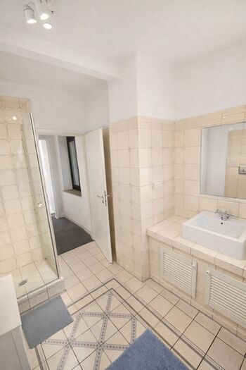 Großzügige Wohnung mit Blick im Freien Bild 4 Großzügige Wohnung mit Blick im Freien Bild 4