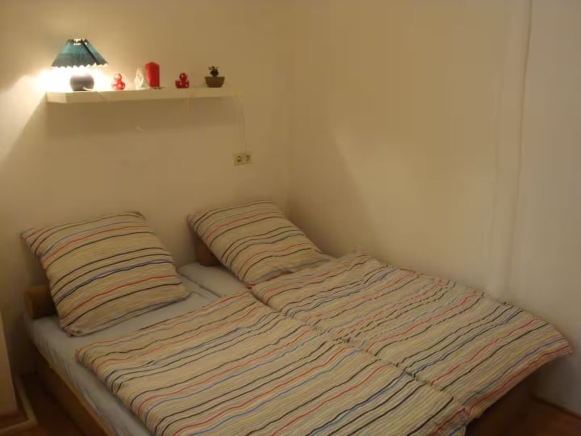 Schlafzimmer mit zwei Einzelbetten Schlafzimmer mit zwei Einzelbetten