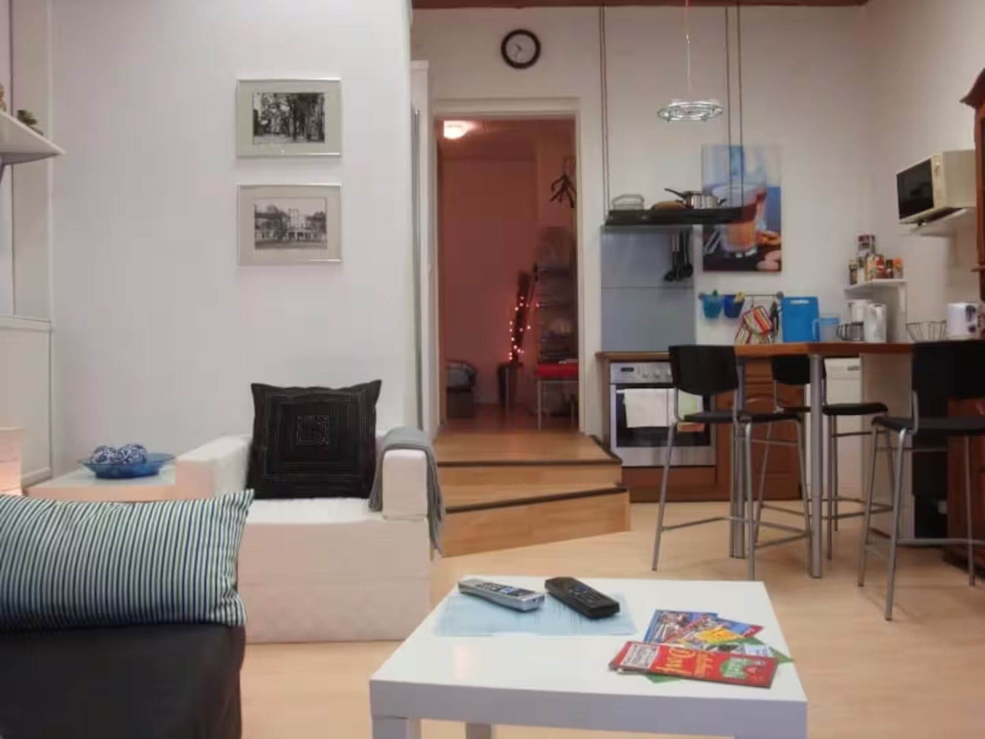 Wohnzimmer mit zusätzlicher Schlafmöglichkeit Wohnzimmer mit zusätzlicher Schlafmöglichkeit