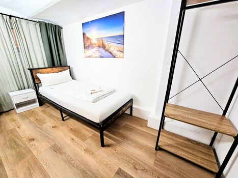 AMB Stays 4-Zimmerwohnung Zwei-WC/Bad, Terrasse, Parkplatz, Max. 7 Pers. Bild 2 AMB Stays 4-Zimmerwohnung Zwei-WC/Bad, Terrasse, Parkplatz, Max. 7 Pers. Bild 2