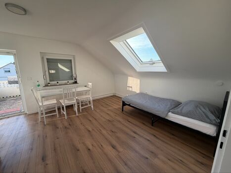 Zimmer 1 / Wohnzimmer mit terasse Zimmer 1 / Wohnzimmer mit terasse