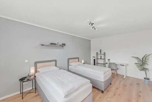 Ruhiges Einzelzimmer mit Schreibtisch – perfekt für konzentriertes Arbeiten Ruhiges Einzelzimmer mit Schreibtisch – perfekt für konzentriertes Arbeiten