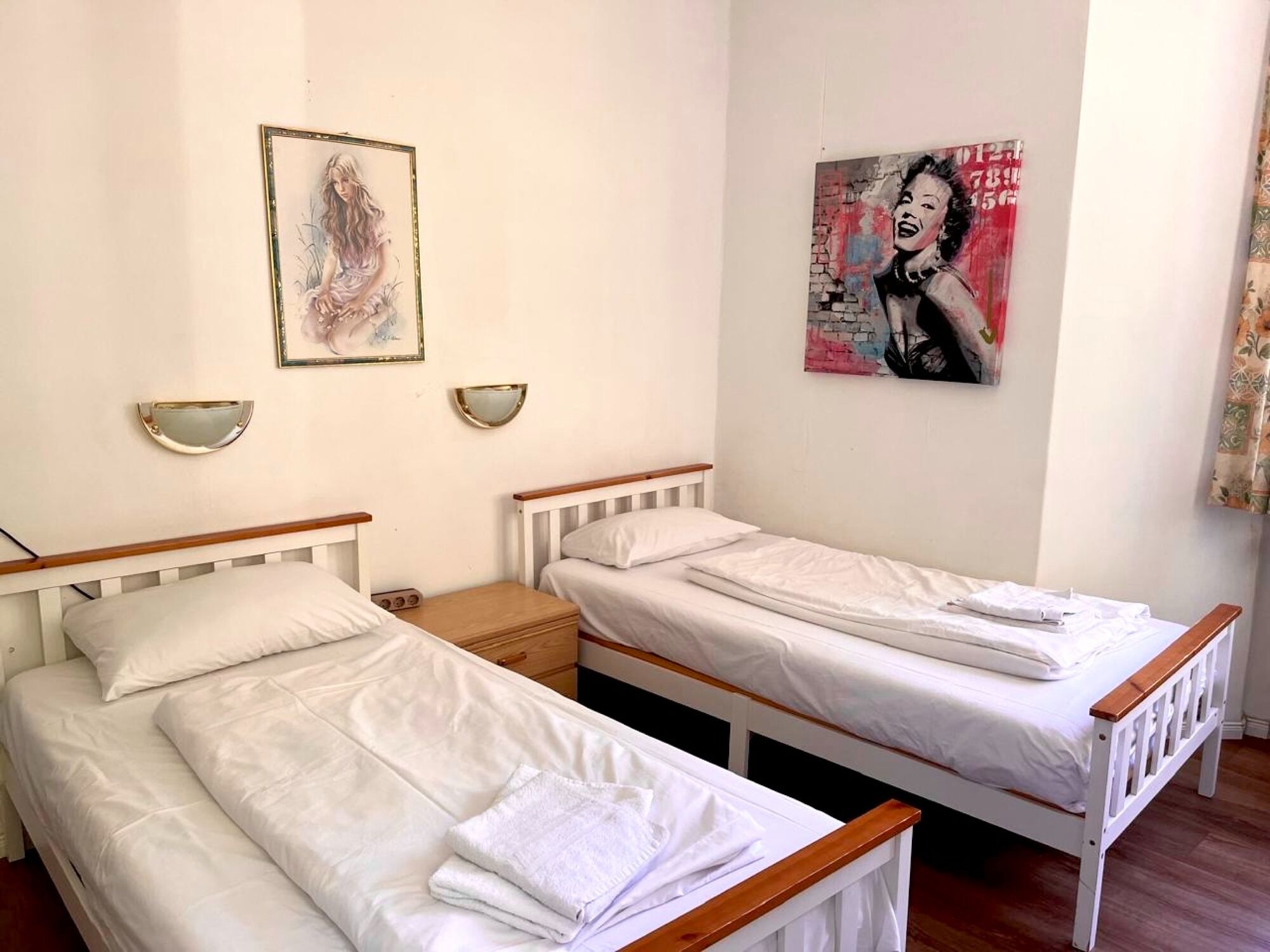 Zimmer mit zwei Einzelbetten Zimmer mit zwei Einzelbetten