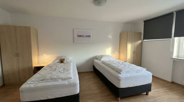 MH17 / TOMASZ-LIVING in OBERHAUSEN - Eigene Dusche + WC Bild 1 MH17 / TOMASZ-LIVING in OBERHAUSEN - Eigene Dusche + WC Bild 1