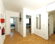 Spacious 6 Bed Apartment with Balcony Ideal for Work Crews Bild 16 Spacious 6 Bed Apartment with Balcony Ideal for Work Crews Bild 16