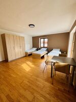 Vollausgestattete große Wohnung mit Balkon und Parkplatz Bild 1 Vollausgestattete große Wohnung mit Balkon und Parkplatz Bild 1