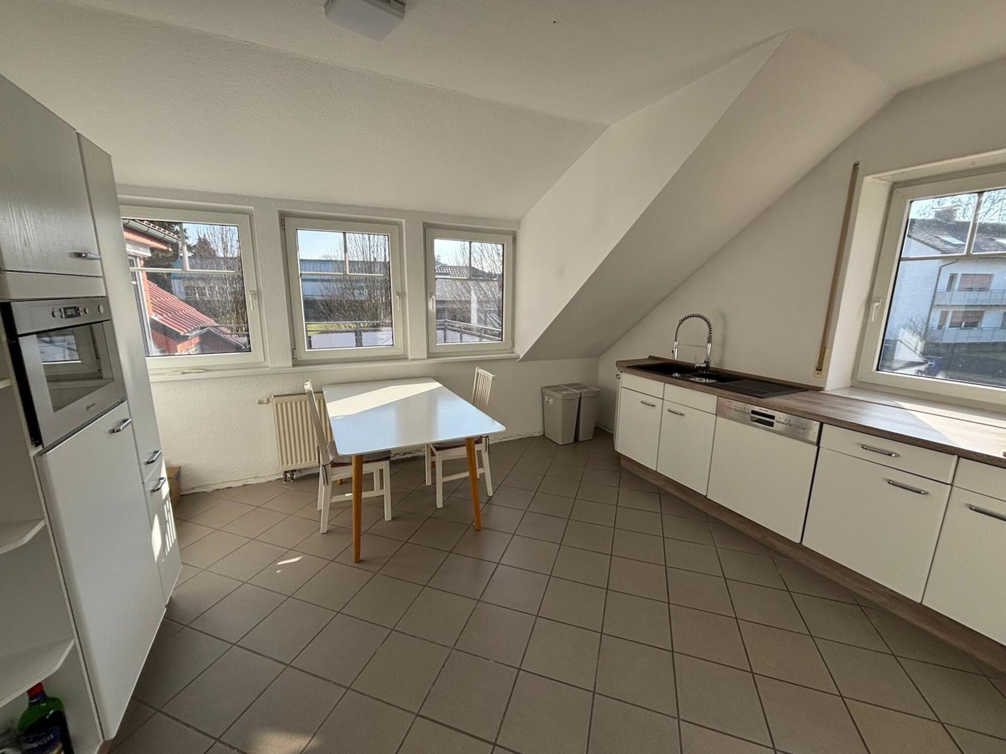 Küche und Essbereich Küche und Essbereich