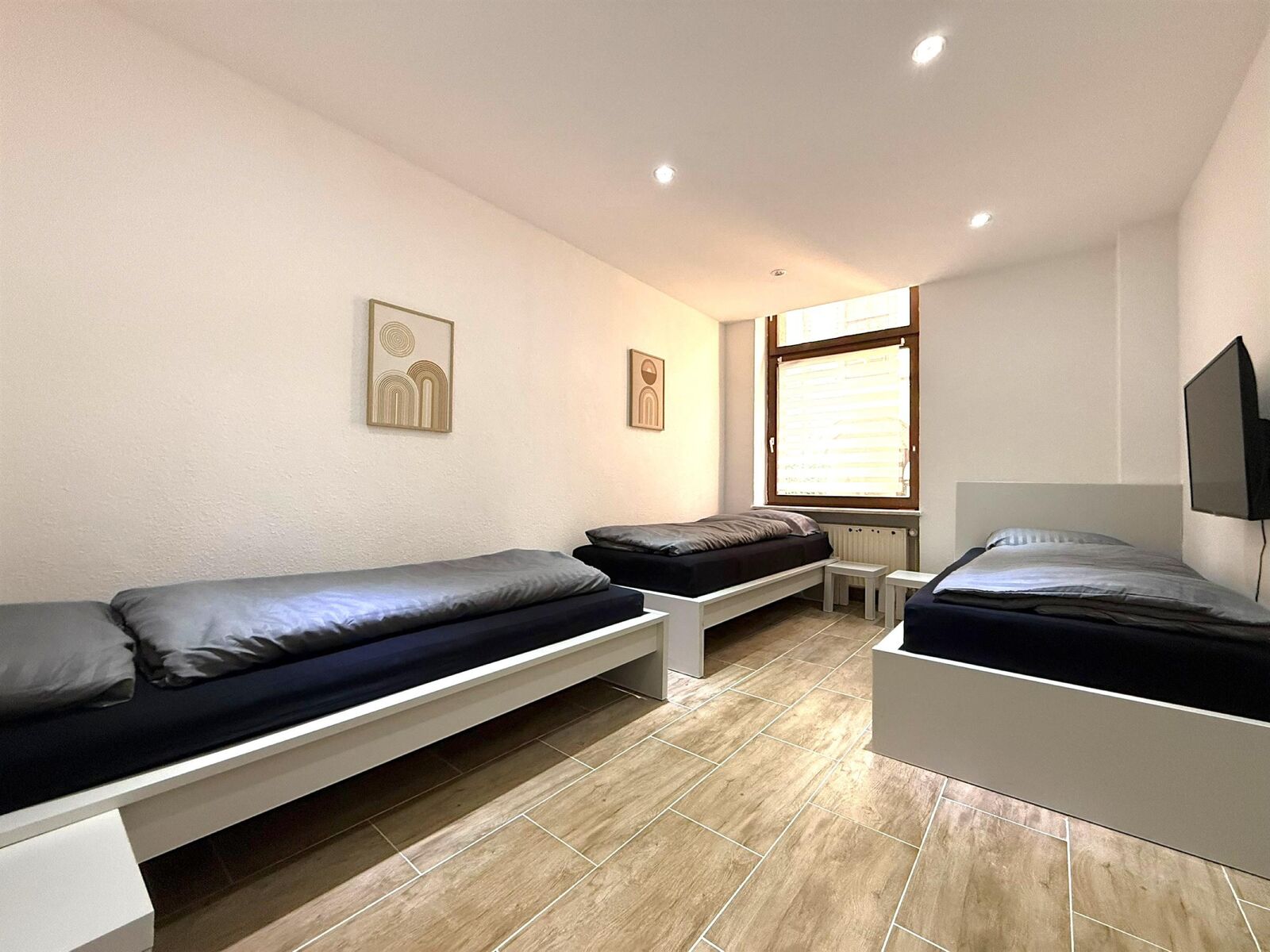 Zimmer 3 Einzelbetten 90x200 cm Zimmer 3 Einzelbetten 90x200 cm