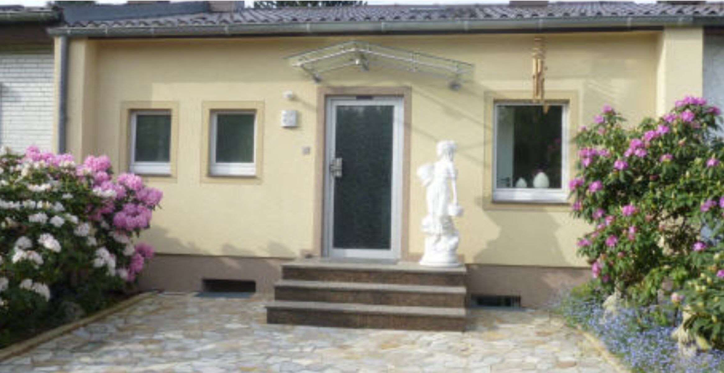 Haus ebenfalls zur Vermietung verfügbar Haus ebenfalls zur Vermietung verfügbar