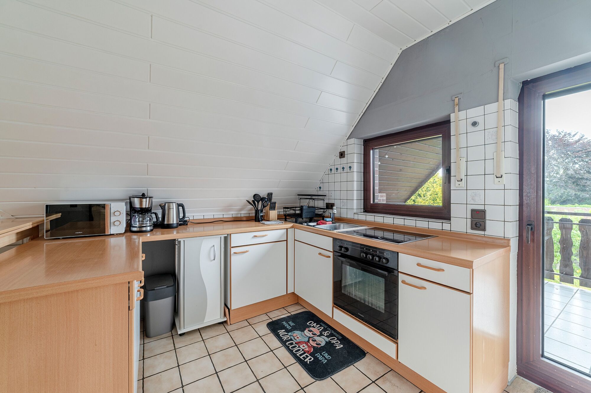 Küche und Ausgang zum Balkon Küche und Ausgang zum Balkon