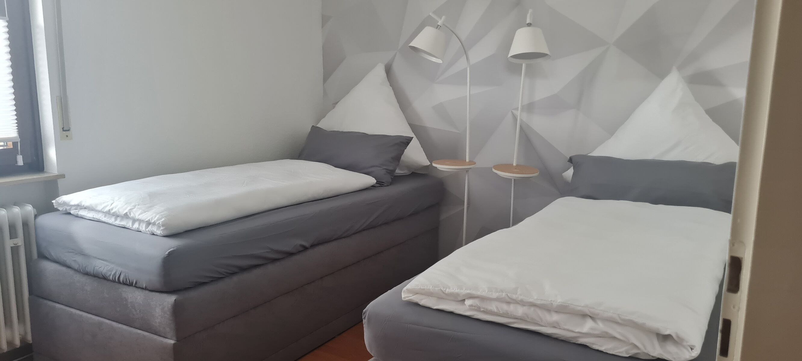 Einzelbetten oder Doppelbett stellbar  Einzelbetten oder Doppelbett stellbar