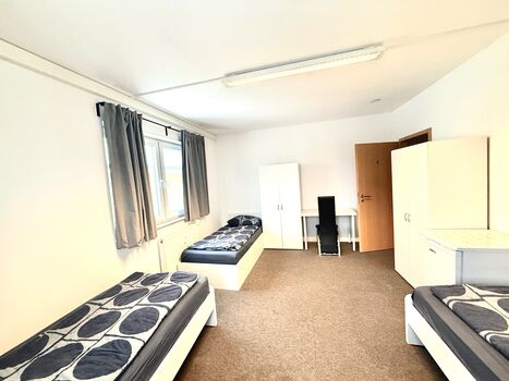 Mehrere DZ und EZ - Komplette Etage für Große Gruppen Bild 4 Mehrere DZ und EZ - Komplette Etage für Große Gruppen Bild 4