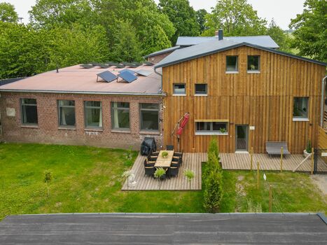 Großzügige Ferienwohnung in ruhiger Lage am Elbdeich. Garten Bild 6 Großzügige Ferienwohnung in ruhiger Lage am Elbdeich. Garten Bild 6