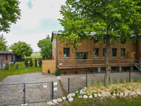 Großzügige Ferienwohnung in ruhiger Lage am Elbdeich. Garten Bild 1 Großzügige Ferienwohnung in ruhiger Lage am Elbdeich. Garten Bild 1