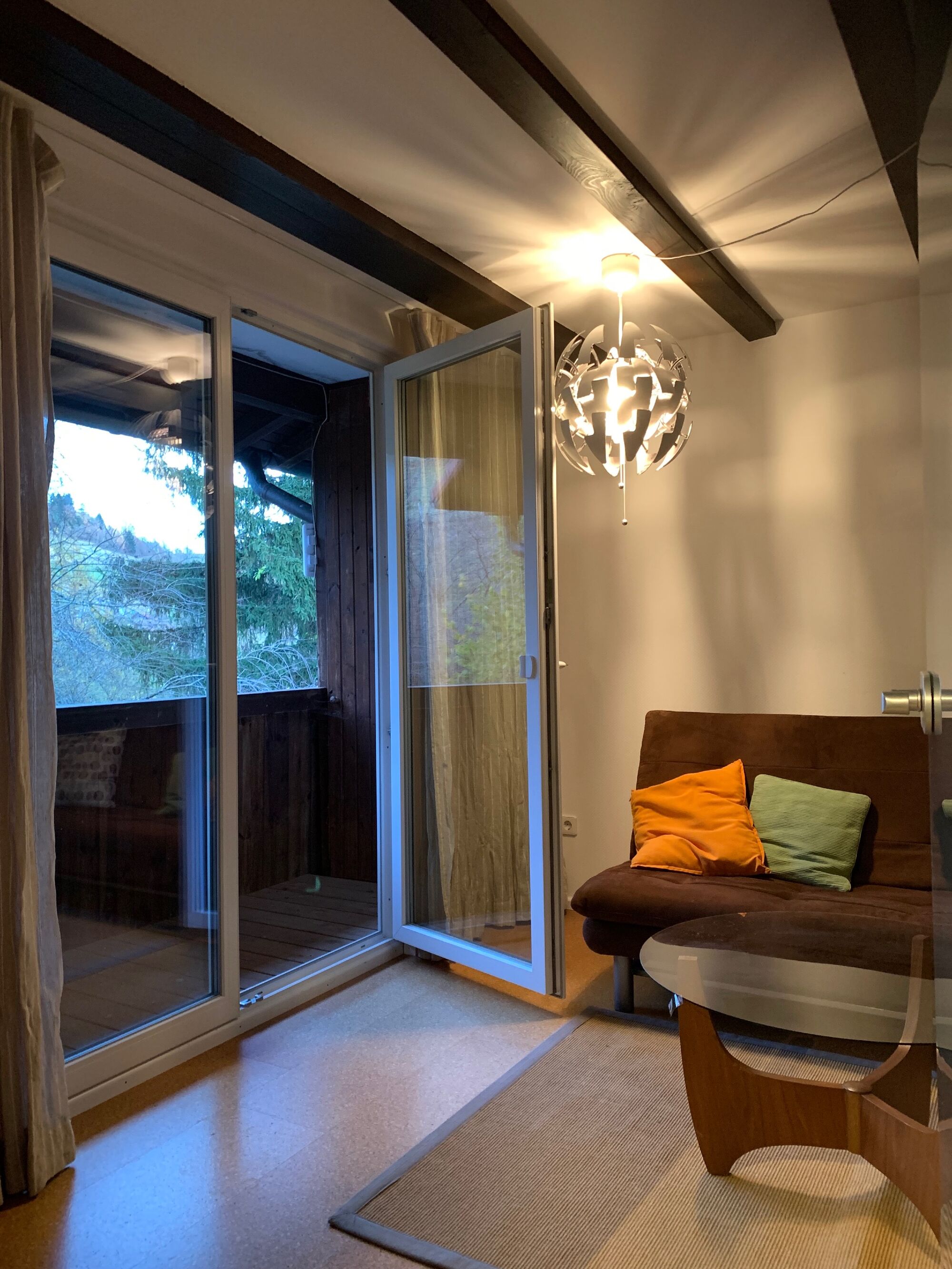 Wohnzimmer mit Balkon Wohnzimmer mit Balkon