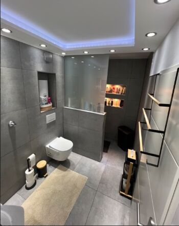 Badezimmer mit Dusche Badezimmer mit Dusche