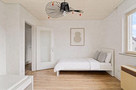 3-Schlafzimmer-Wohnung mit Balkon, Garten & Parkplätze Bild 1 3-Schlafzimmer-Wohnung mit Balkon, Garten & Parkplätze Bild 1