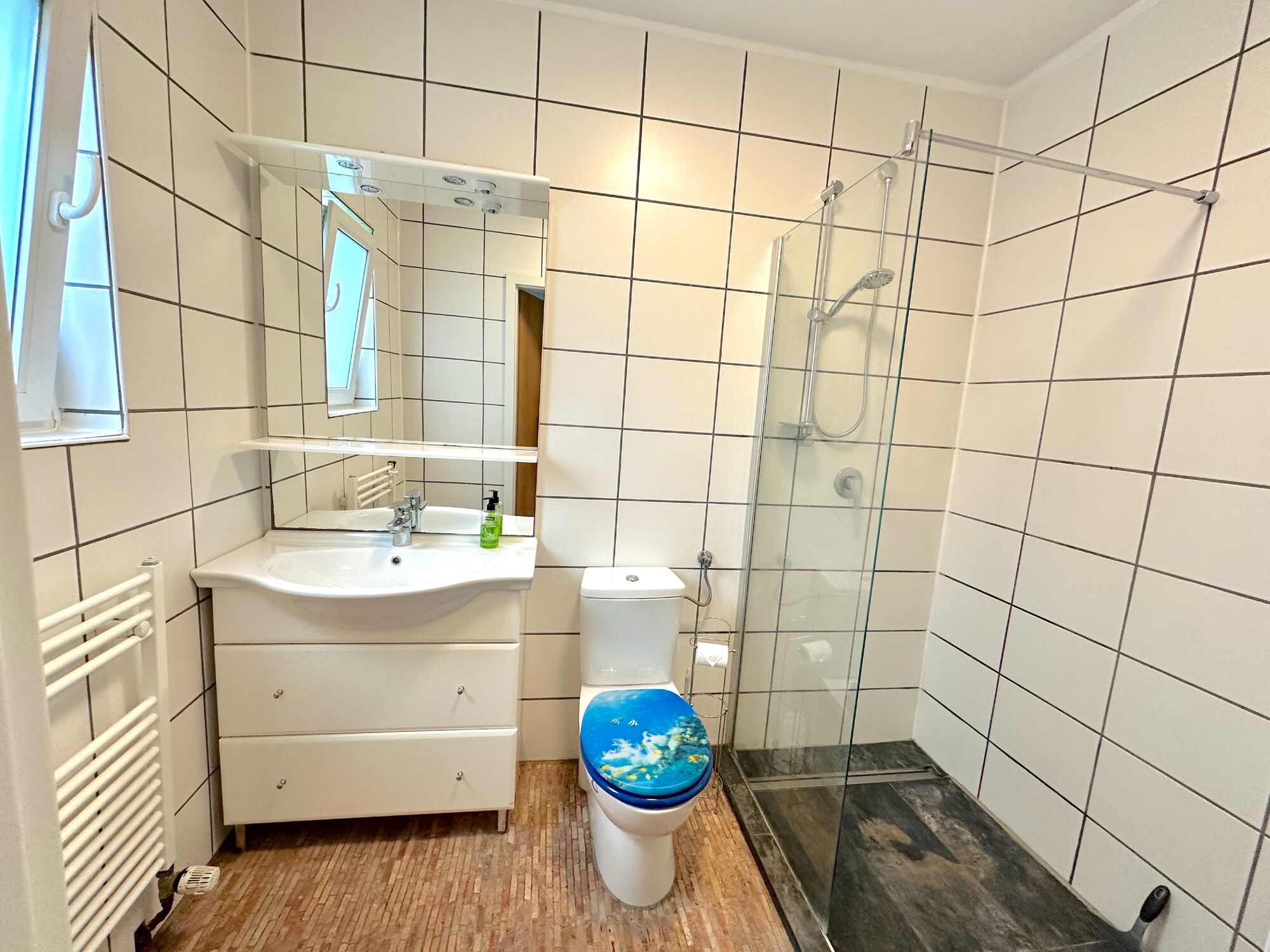 Badezimmer mit Dusche Badezimmer mit Dusche
