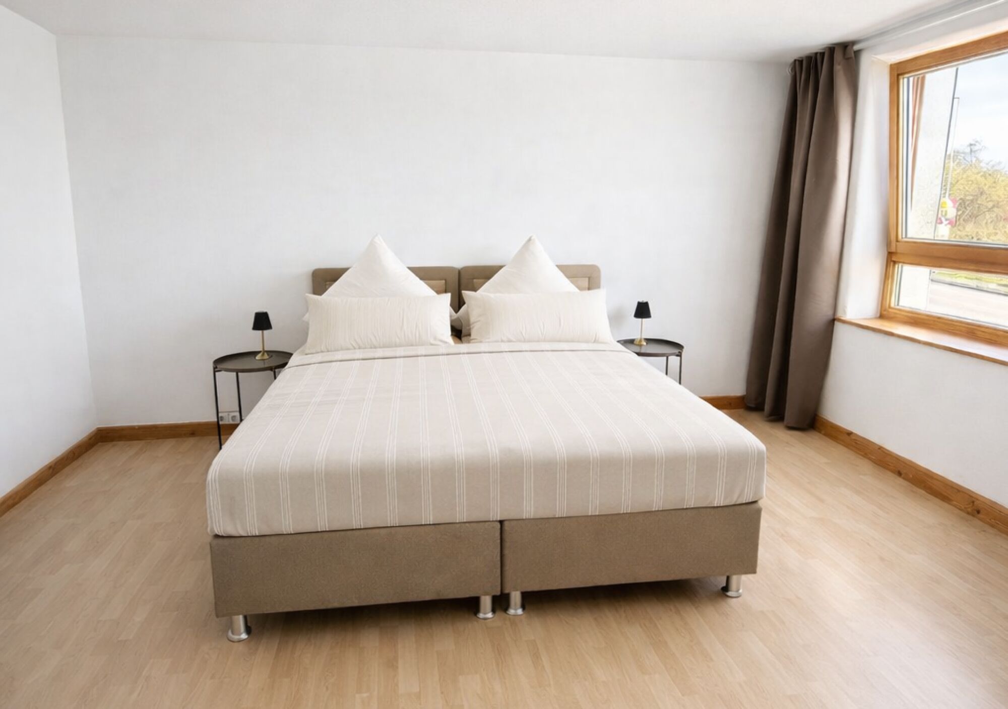 Betten können auch als 180x200 Doppelbett genutzt werden Betten können auch als 180x200 Doppelbett genutzt werden