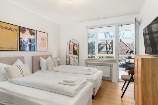 4 Wohnungen mit je 2 SZ, je 2 Einzelbetten, 2xSmart TV, Essbereich für 4, vollstädige Küche 4 Wohnungen mit je 2 SZ, je 2 Einzelbetten, 2xSmart TV, Essbereich für 4, vollstädige Küche