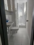 modernes Bad mit Dusche modernes Bad mit Dusche