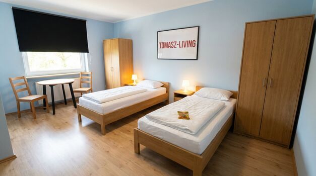 MH19 / TOMASZ-LIVING in OBERHAUSEN - Flexible Anreise + TV Bild 2 MH19 / TOMASZ-LIVING in OBERHAUSEN - Flexible Anreise + TV Bild 2