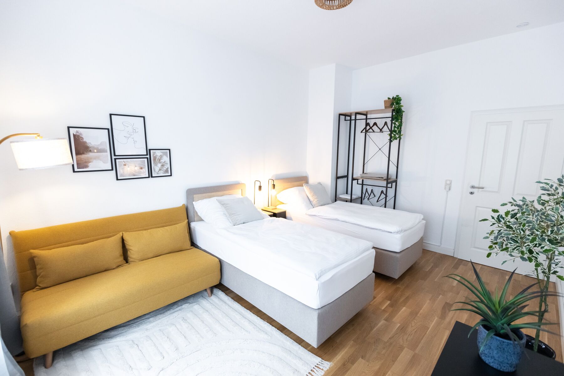 Separate Einzelbetten für ungestörte Ruhe und erholsamen Schlaf. Separate Einzelbetten für ungestörte Ruhe und erholsamen Schlaf.