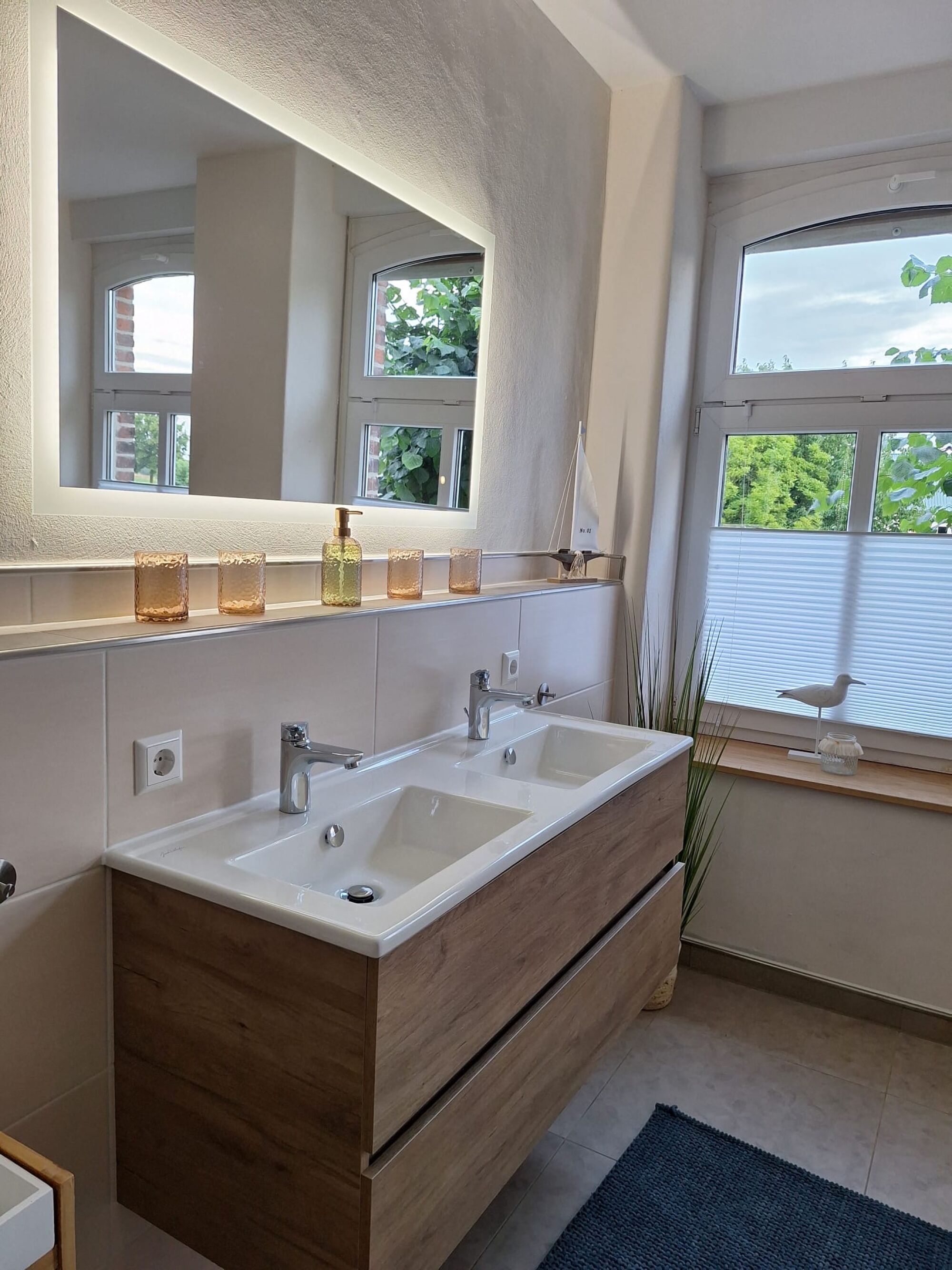 Großzügiges Badezimmer Großzügiges Badezimmer