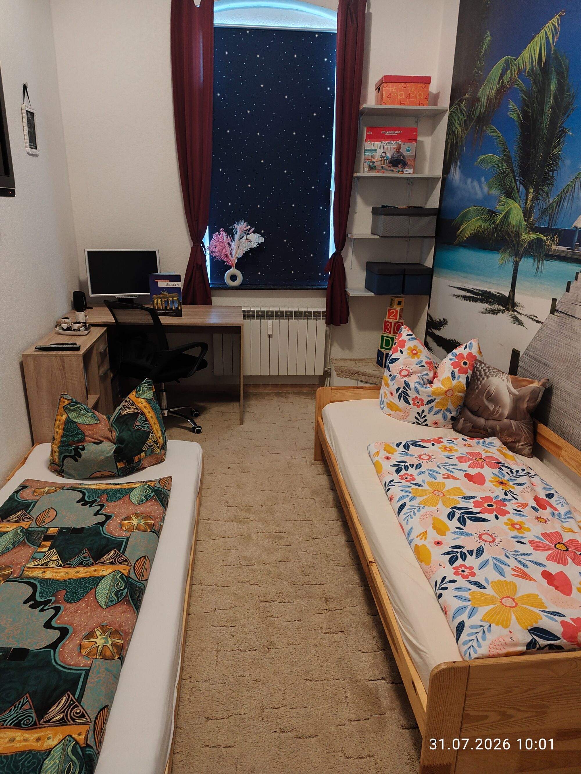 Schlafzimmer 2, 2 Einzelbetten, Smart-TV, Schreibtisch Schlafzimmer 2, 2 Einzelbetten, Smart-TV, Schreibtisch
