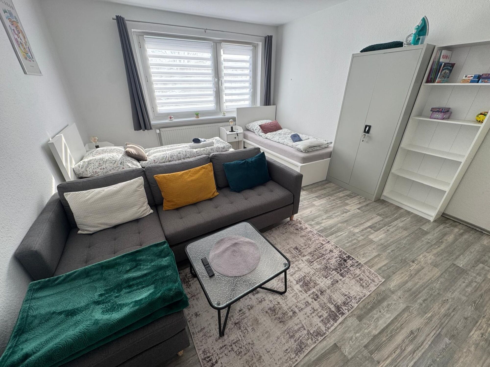 Wohnzimmer, Sofa, 2 Einzelbetten, Smart TV Wohnzimmer, Sofa, 2 Einzelbetten, Smart TV