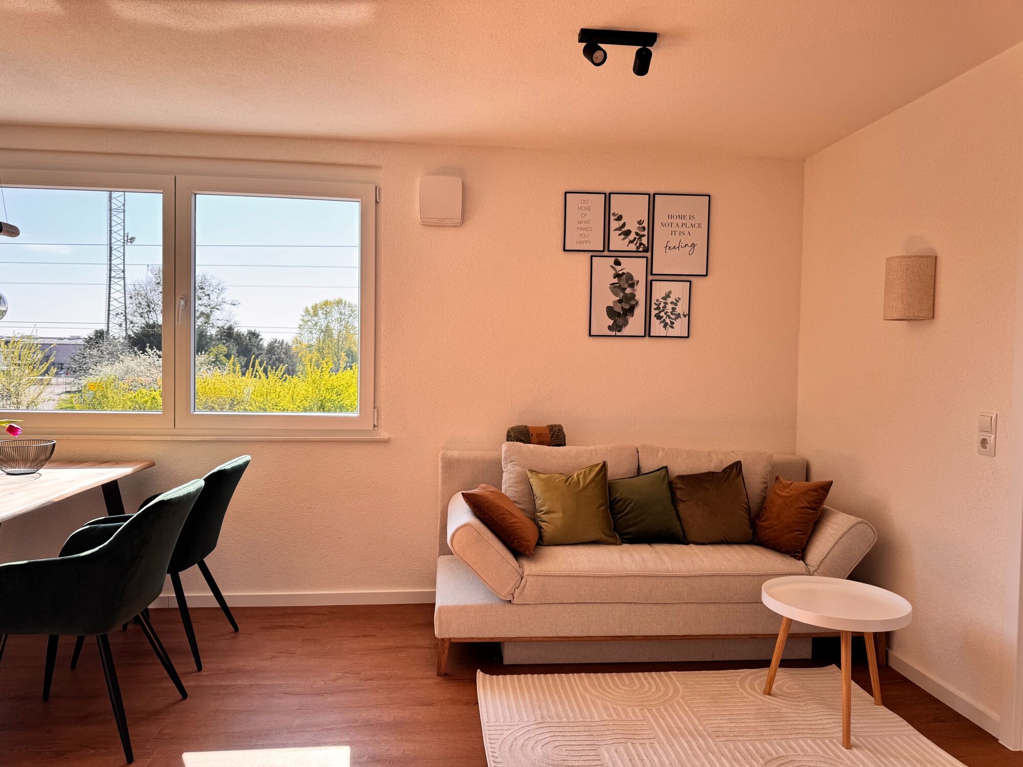 Eine Schlafcouch im Wohnbereich mit den Maßen 140x200 Eine Schlafcouch im Wohnbereich mit den Maßen 140x200