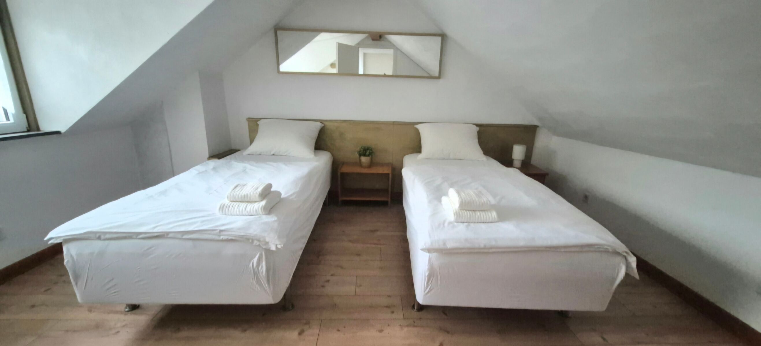 Schlafen 1 Wohnung 2 Schlafen 1 Wohnung 2