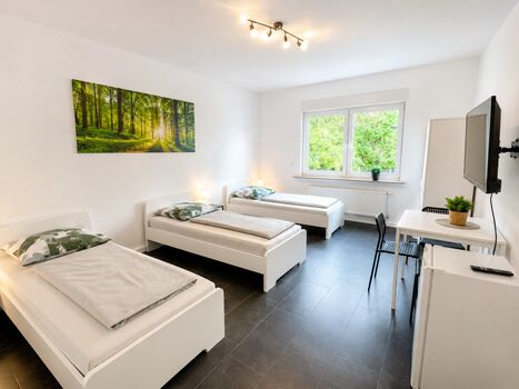 TOP! Wohnung mit Doppelzimmern und Balkon Bild 1 TOP! Wohnung mit Doppelzimmern und Balkon Bild 1