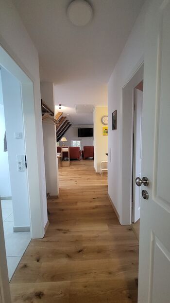 Flur mit Wohnzimmer. Flur mit Wohnzimmer.