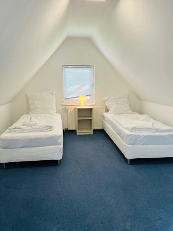 Großes Haus in Winsen – 3 separate Wohnungen für 6, 8 o 10 Bild 1 Großes Haus in Winsen – 3 separate Wohnungen für 6, 8 o 10 Bild 1