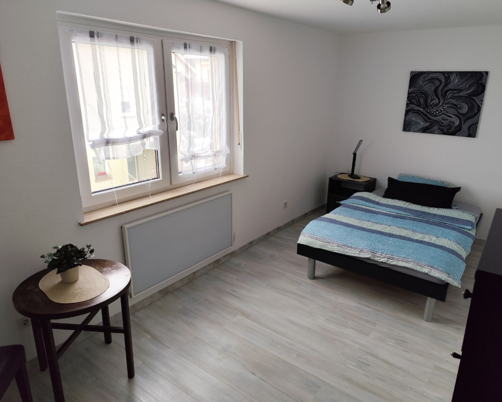 Einzelzimmer, Bettbreite 120 cm Einzelzimmer, Bettbreite 120 cm