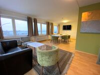 XXL Gruppenapartments | 8 Min. zum Flughafen | 160m² | WLAN Bild 1 XXL Gruppenapartments | 8 Min. zum Flughafen | 160m² | WLAN Bild 1