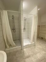 XXL Gruppenapartments | 8 Min. zum Flughafen | 160m² | WLAN Bild 9 XXL Gruppenapartments | 8 Min. zum Flughafen | 160m² | WLAN Bild 9