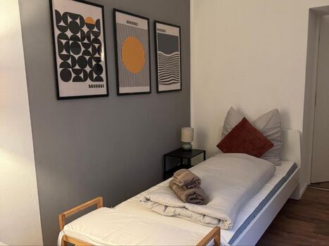 Ferienwohnung in Köthen mit 4 Schlafzimmern und 2 Bädern Bild 1 Ferienwohnung in Köthen mit 4 Schlafzimmern und 2 Bädern Bild 1