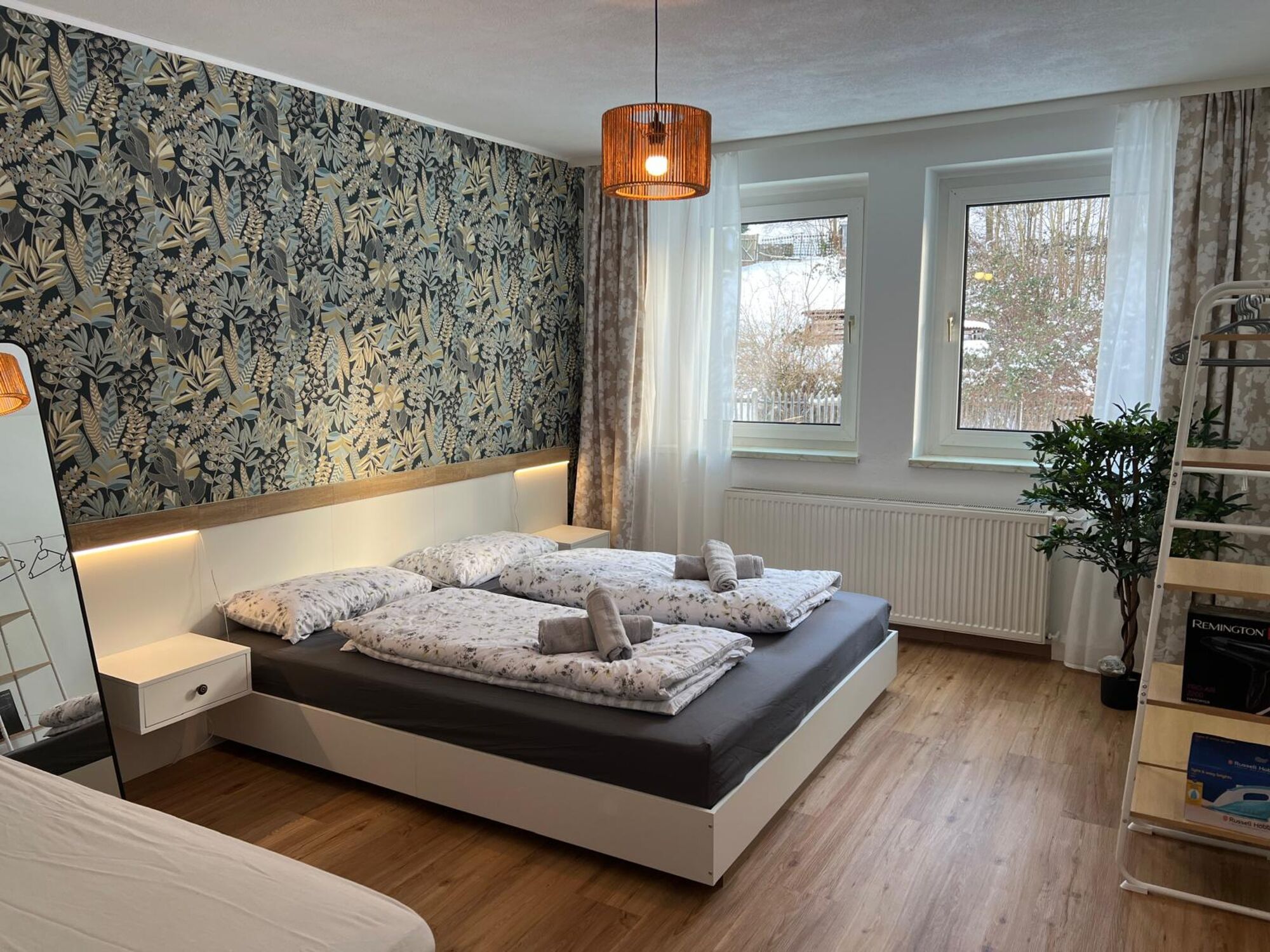 Schlafzimmer mit 1 Doppelbett und 1 Einzelbett Schlafzimmer mit 1 Doppelbett und 1 Einzelbett