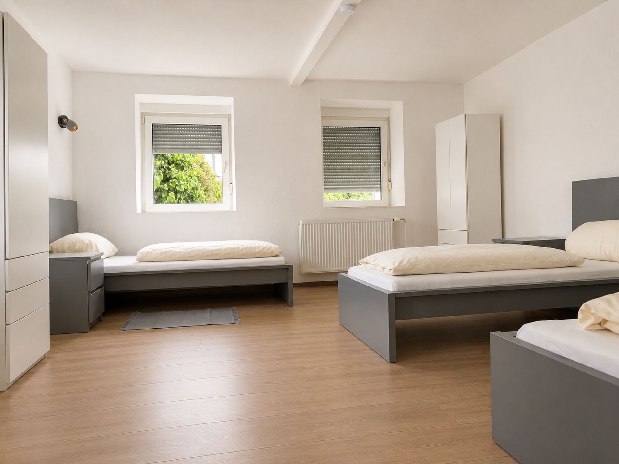 geräumiges Dreibettzimmer geräumiges Dreibettzimmer