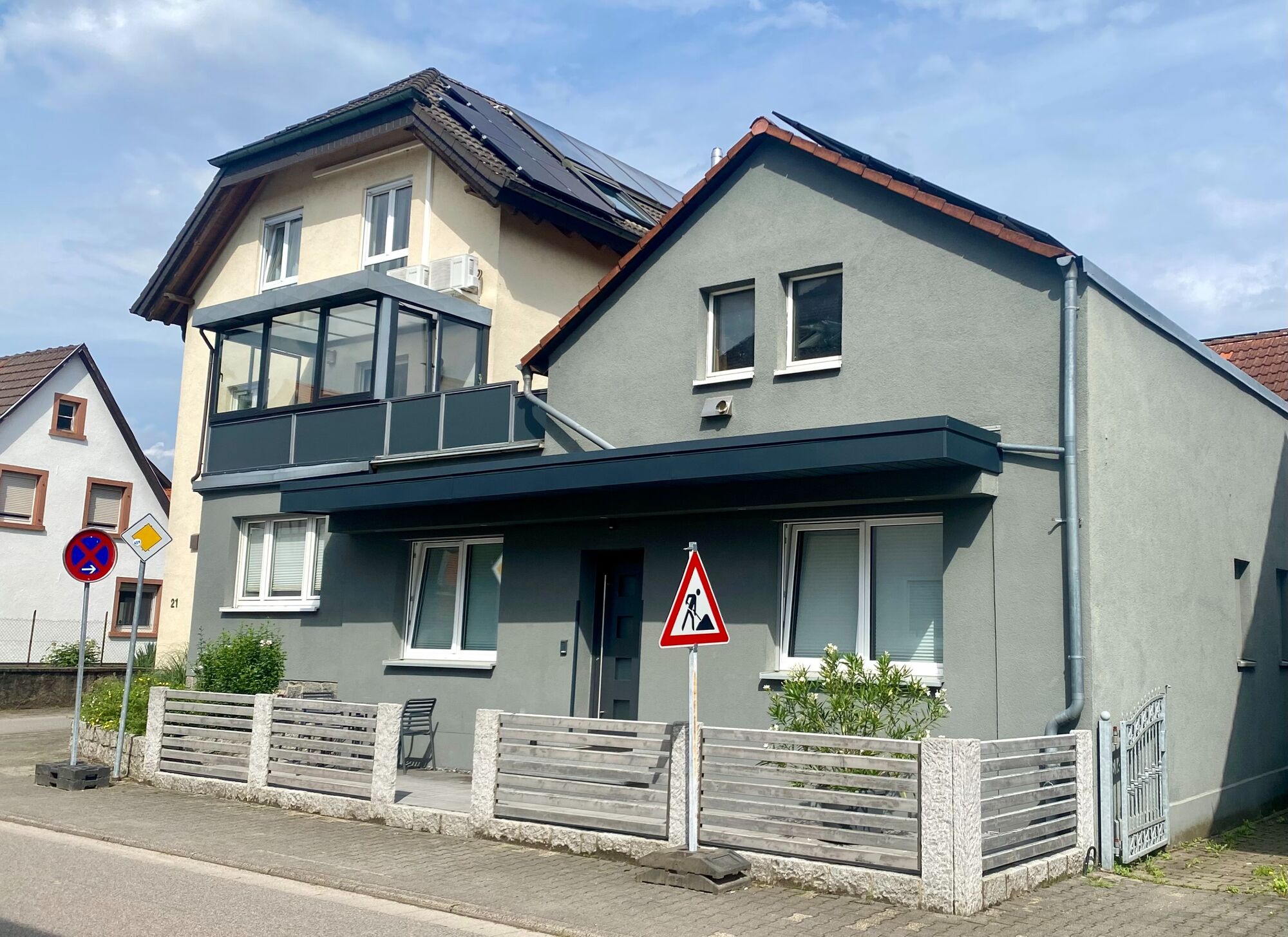 Eingang - Terrasse SELNI Eingang - Terrasse SELNI