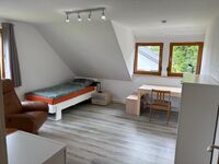 Komplett möblierte Einzel- und Doppelzimmer in Laichingen Picture 7 Komplett möblierte Einzel- und Doppelzimmer in Laichingen Picture 7