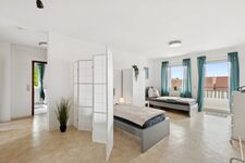 Wohnung nahe an der Autobahn mit Balkon Foto 1 Wohnung nahe an der Autobahn mit Balkon Foto 1