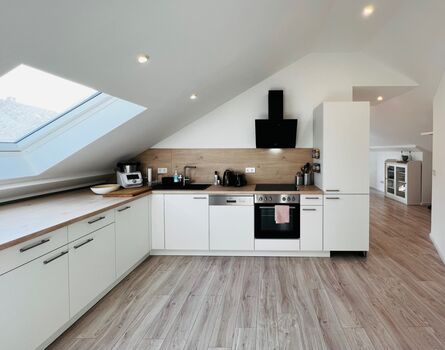 Ganze DG Wohnung für 4 Personen Bild 1 Ganze DG Wohnung für 4 Personen Bild 1